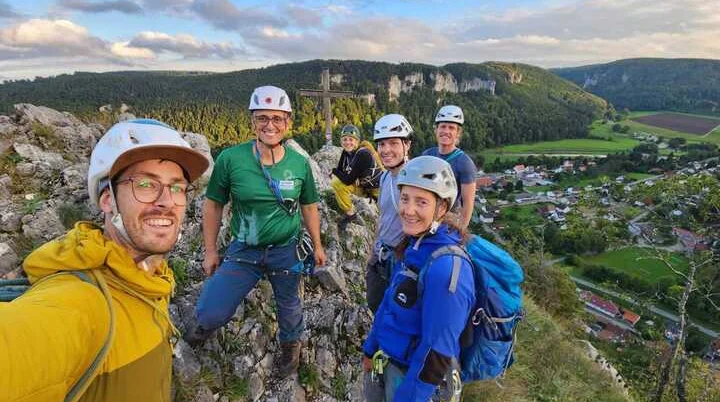 Alpingruppenausfahrt Sommer 2025 Donautal Gruppe auf dem Gipfel | © DAV Heilbronn